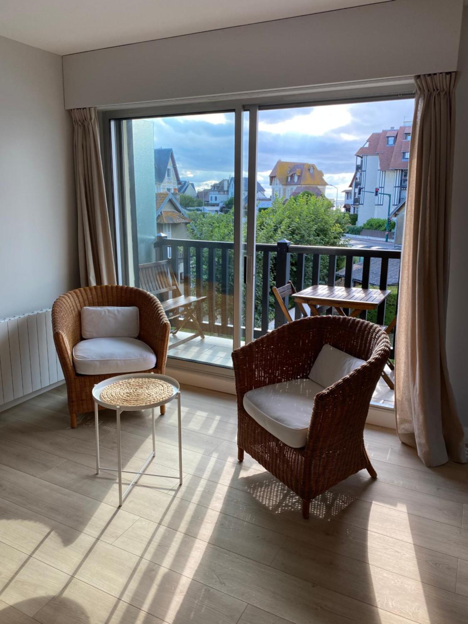 Appartement 65M2 Avec Balcon Vues Partielles Mer A 150M De La Plage Et Centre, Wifi Et Parking Prive Blonville-sur-Mer Exterior photo